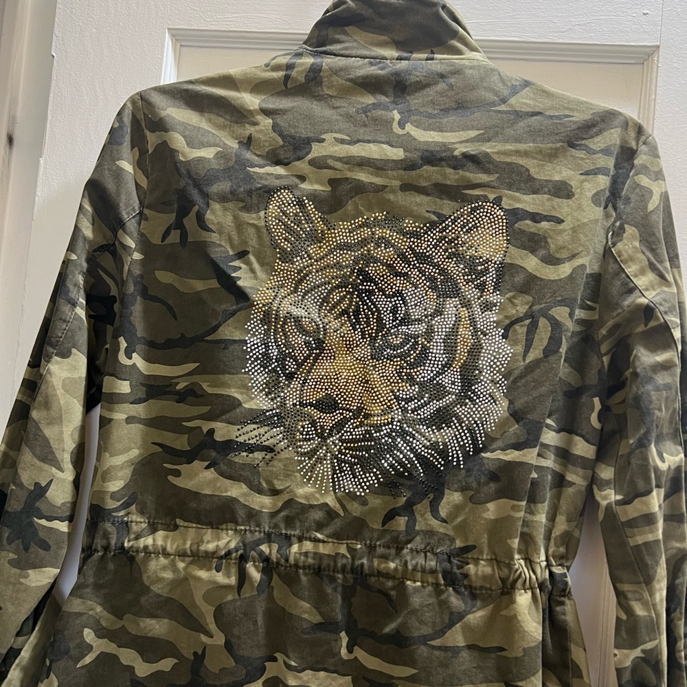 Ashley By 26 Women's Camouflage Tiger Embellished Jacket Size Small - Picture 2 of 8